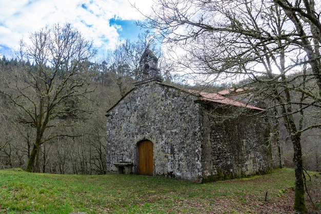 Pego de Parada Chapel from the 16th18th centuries Cerdedo Galicia Spain |  Premium Photo